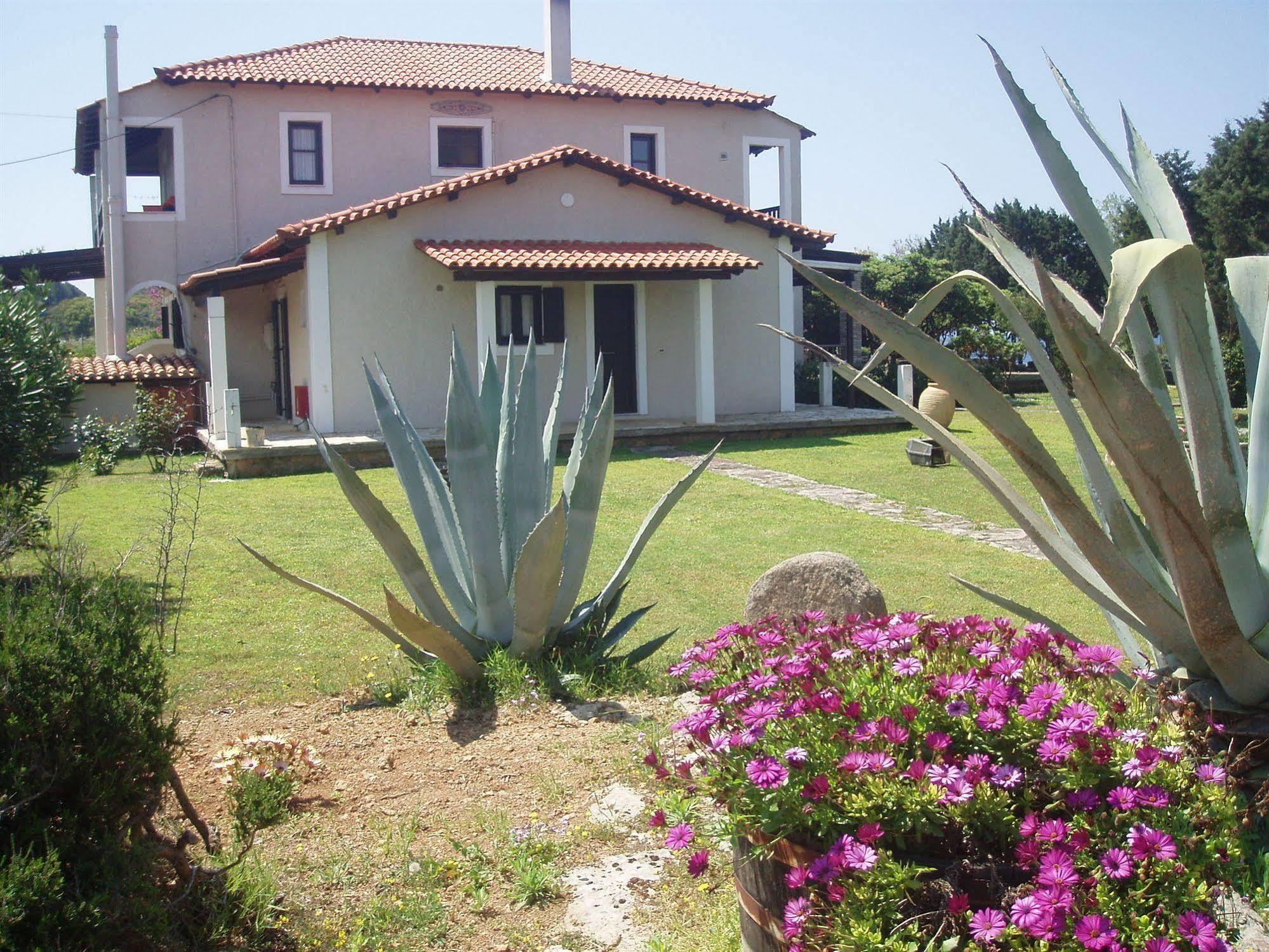Genari Beach Apartments Levendokhórion Eksteriør bilde